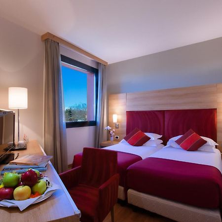 Hotel Dolce By Wyndham Milan Malpensa Somma Lombardo Exterior foto