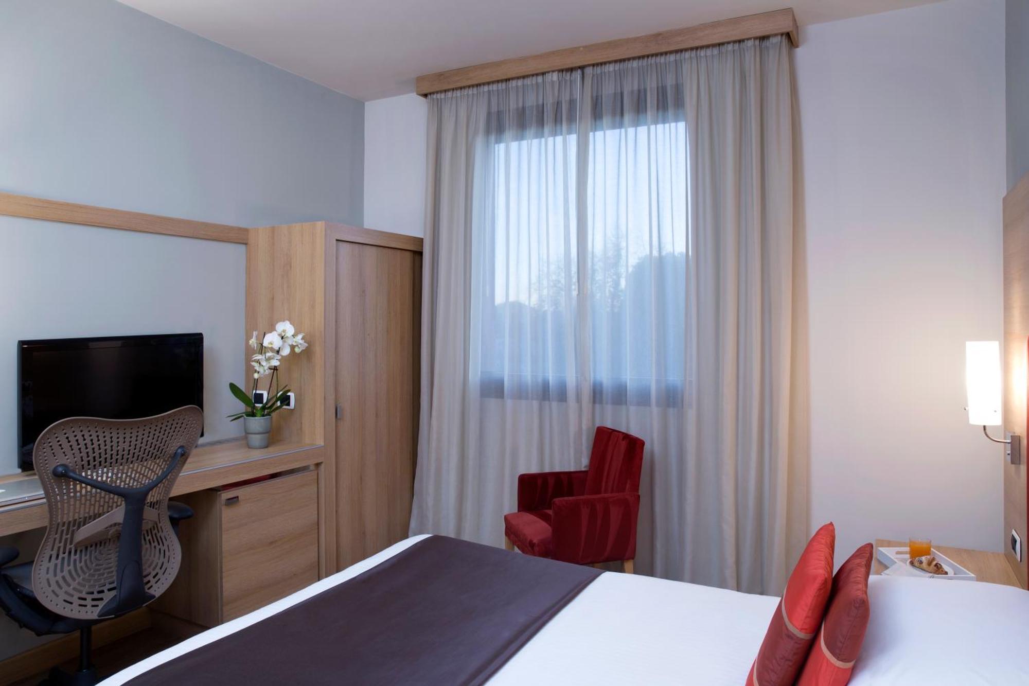 Hotel Dolce By Wyndham Milan Malpensa Somma Lombardo Exterior foto