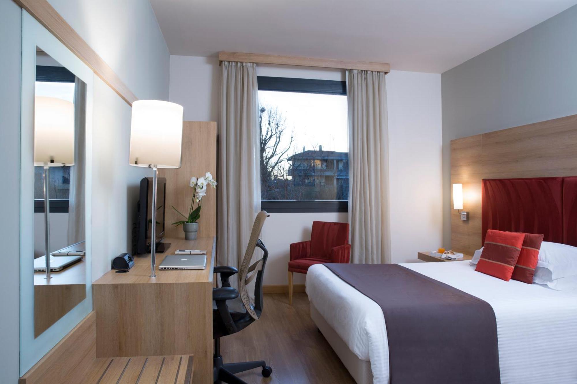 Hotel Dolce By Wyndham Milan Malpensa Somma Lombardo Exterior foto