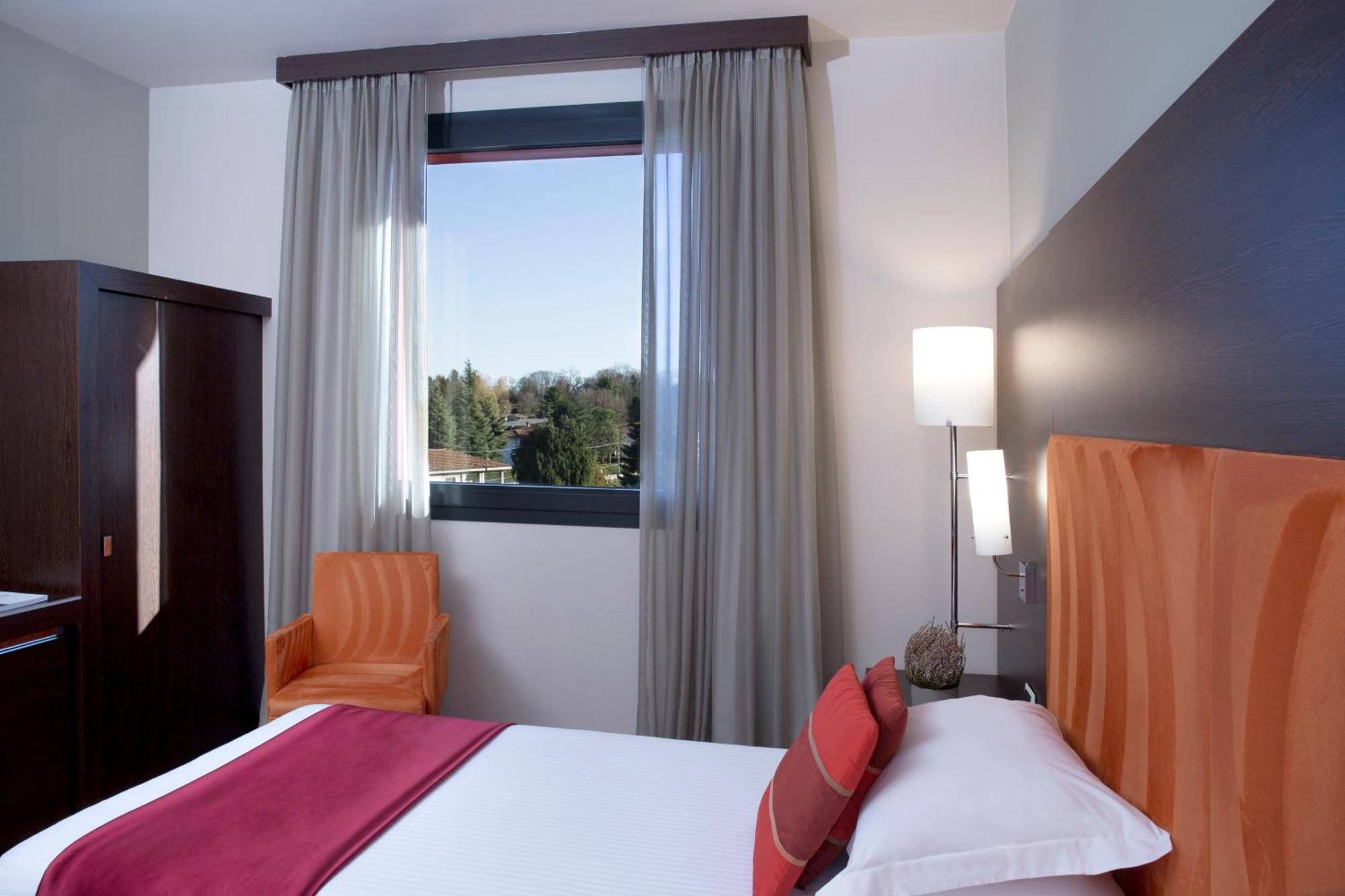 Hotel Dolce By Wyndham Milan Malpensa Somma Lombardo Exterior foto