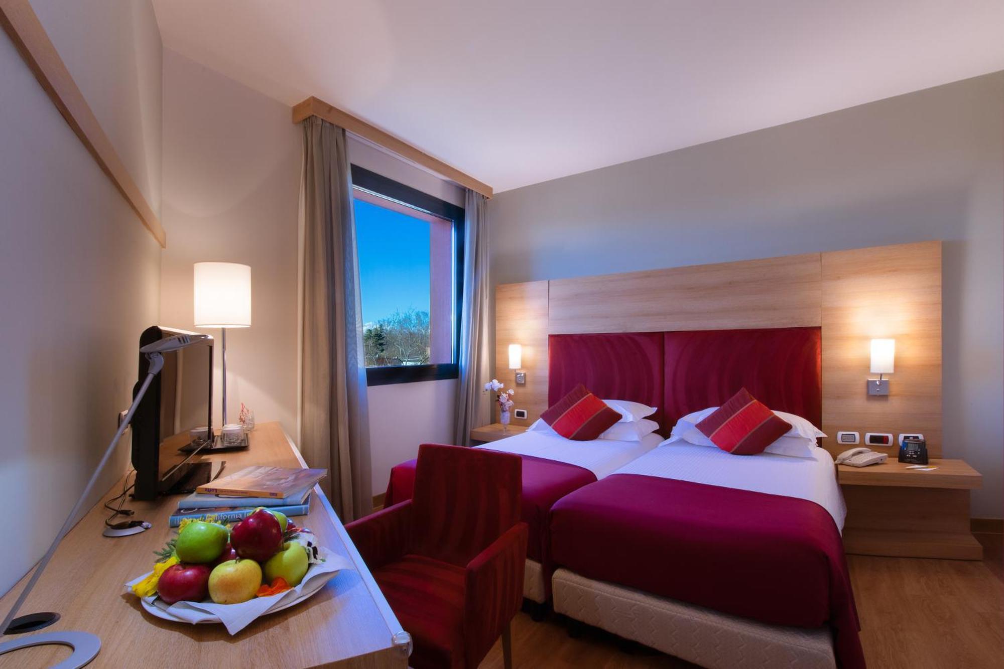 Hotel Dolce By Wyndham Milan Malpensa Somma Lombardo Exterior foto