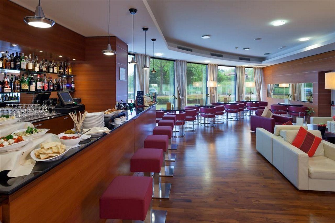 Hotel Dolce By Wyndham Milan Malpensa Somma Lombardo Exterior foto