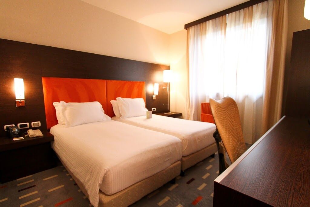 Hotel Dolce By Wyndham Milan Malpensa Somma Lombardo Exterior foto
